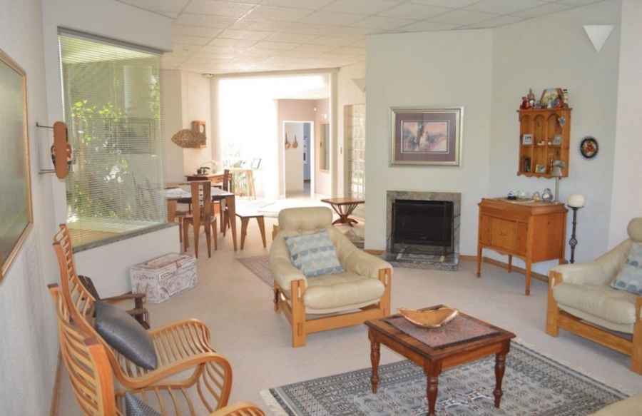 5 Bedroom Property for Sale in Wilkoppies North West